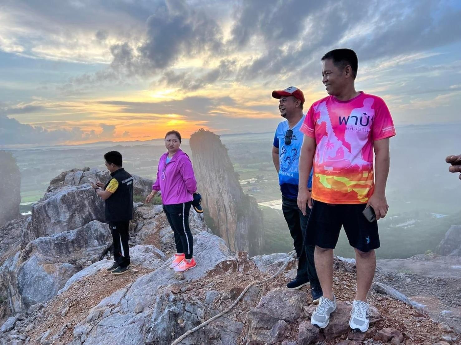 โฮมสเตย์บ้านนายสิงโตเขาคูหา Ban Khu Ha Nai Kültér fotó